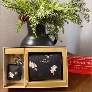 Coach Snap Snowman Wallet and Picture Frame Set